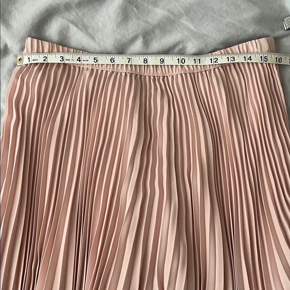 Banana Republic Pink Pleated Skirt - Picture 2 of 5